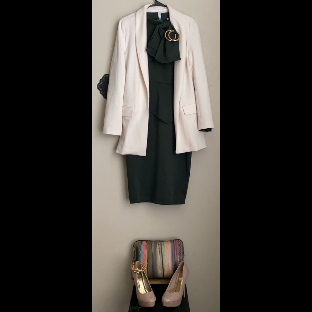 🆕️ LISTING!! BNWOT PUSSYBOW MOCK NECK ASYMMETRICAL PEPLUM PENCIL DRESS - Picture 10 of 12